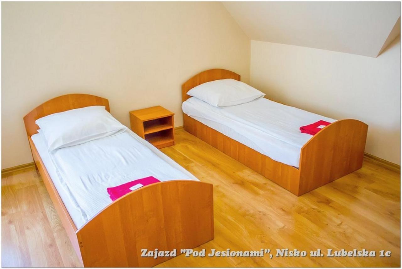 Zajazd Pod Jesionami Nisko Bagian luar foto