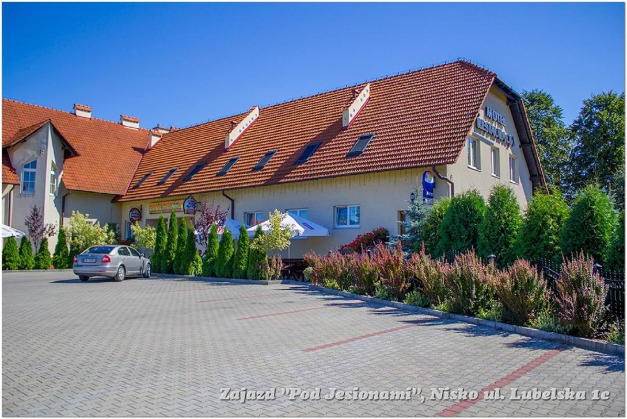 Zajazd Pod Jesionami Nisko Bagian luar foto