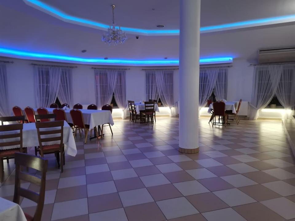 Zajazd Pod Jesionami Nisko Bagian luar foto